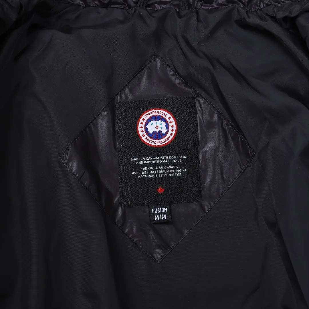 F CANADA GOOSE ： ： ， ， ， ， ， ， 。 ， Breathable Power Stretch® ， ， Goose I.D. 2 ： ， ，